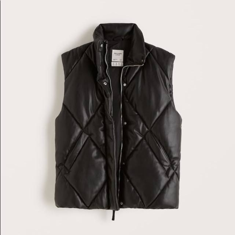 🖤Abercrombie & Fitch Oversized Faux Leather Vest🖤